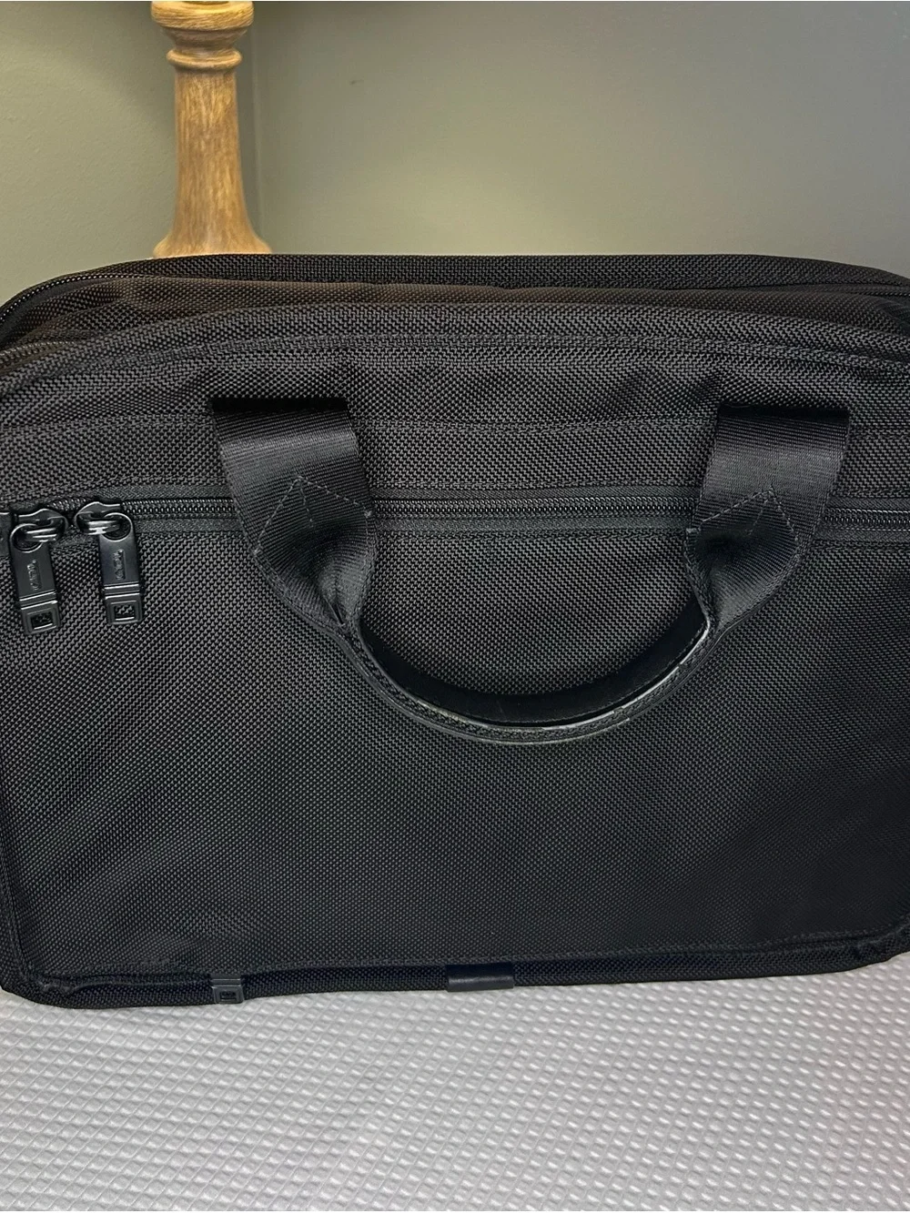 TUMI Alpha 26120DH Small Screen Expandable Brief | Black